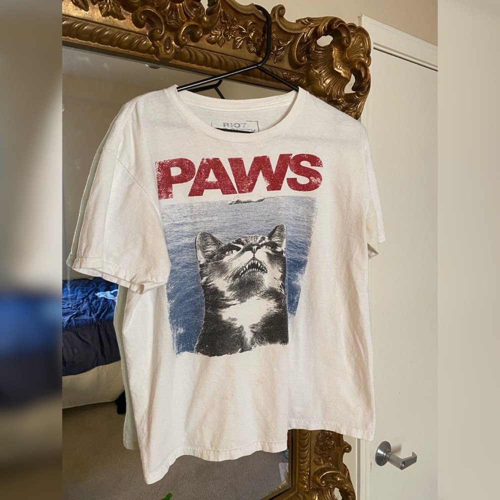 "Paws" - Jaws Poster T-Shirt with cat and mouse